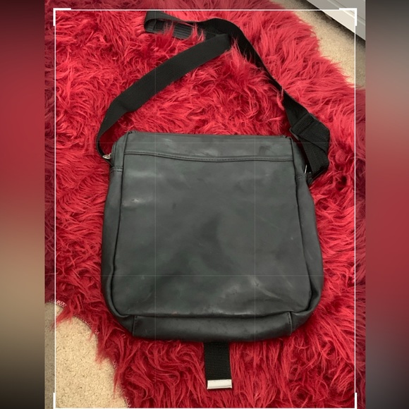 YSL llong crossbody.  Final discount - Picture 2 of 5